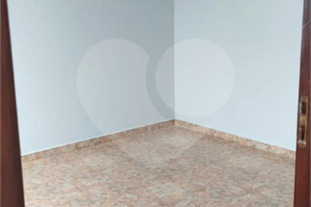 Casa térrea no Jardim Santa Maria .