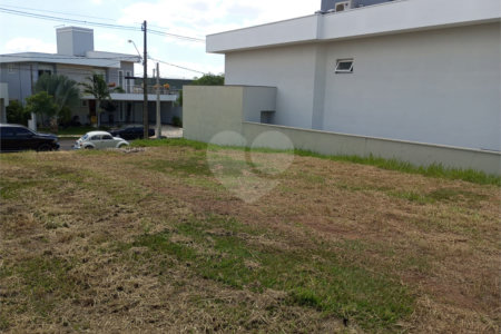 Terreno para venda no condomínio de alto padrão DAMHA II
