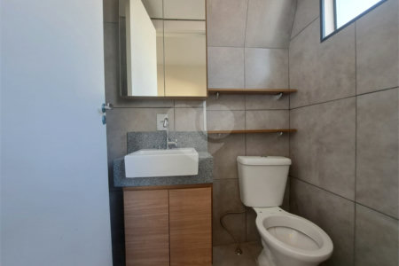 Studio de 35m2 à venda reformado com varanda na Vila Clementino