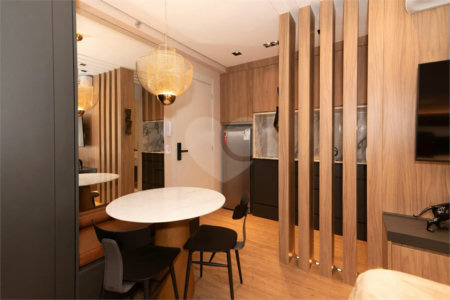 Studio Mobiliado em Moema | 29m² Pronto para Morar ou Investir