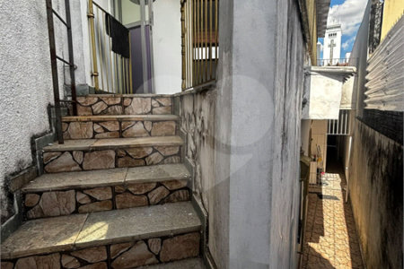 Casa com 70m², 3 dormitórios, sendo 1 suíte, 4 vagas, à venda no bairro do Ipiranga.
