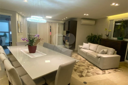 Apartamento à Venda na Mooca com 122 m² sendo 3 Suítes com Varanda Gourmet com 2 Vagas Aceita Permuta