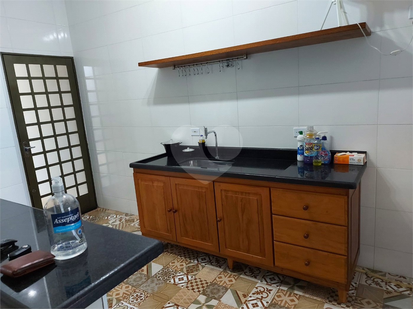 Casa Térrea com 2 dormitórios, sendo 1 suíte.