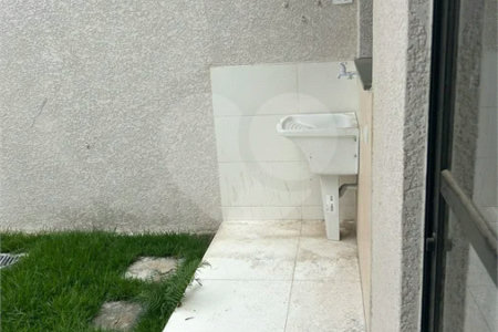 Casa à venda com 3 quartos, sendo 1 suíte, no condomínio Marselha VI, São Roque - SP