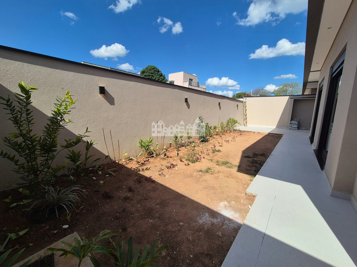 Casa térrea moderna com piscina privativa à venda no Jardim dos Pinheiros, em Atibaia