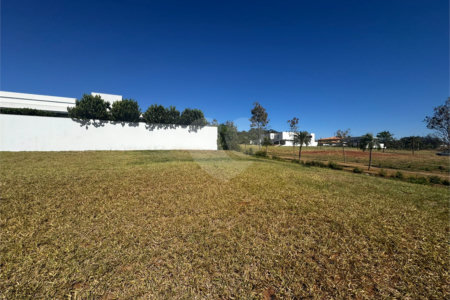 Terreno para venda no condomínio de alto padrão Damha Golf