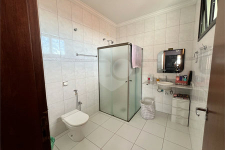 Casa a venda com 5 quartos em São Carlos