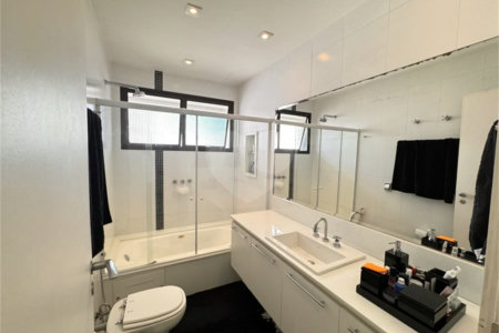 Higienópolis: Apartamento de 350 m2, 4 suítes, 5 vagas.
