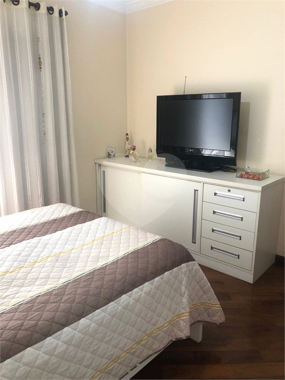 Apartamento na Região do Anália Franco Próximo ao Shopping com 3 Dormitórios sendo 1 Suíte e 2 Vagas de Garagem
