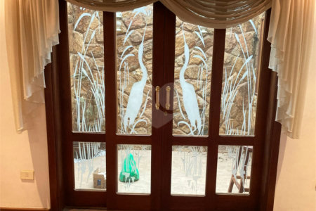 Casa Térrea com Acabamento em Tijolo Aparente e Quintal Amplo - Próximo ao Shopping Iguatemi