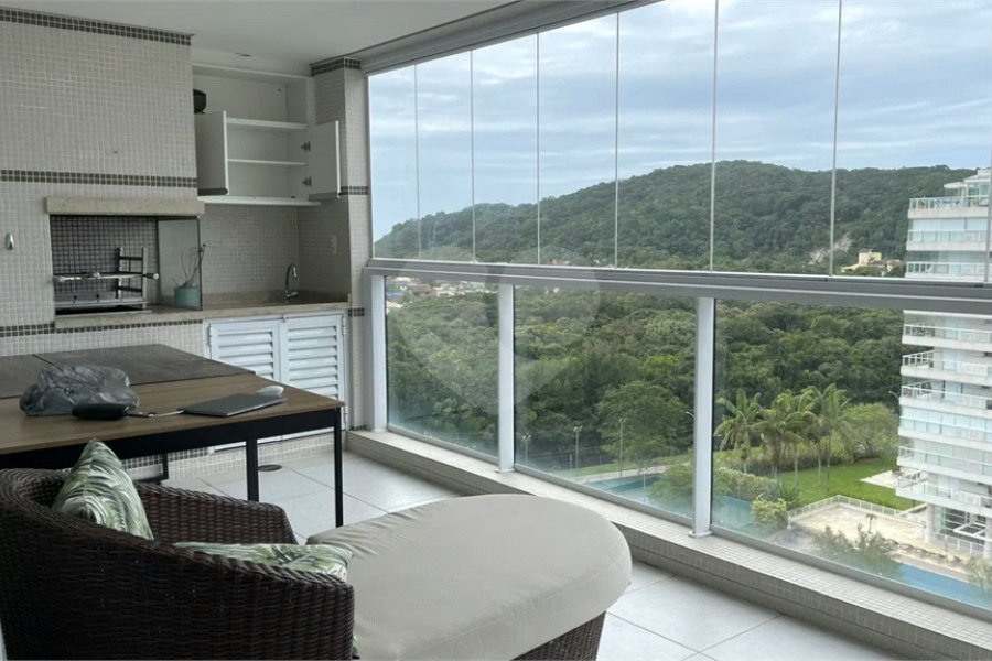 Apartamento à venda com 3 quartos, sendo 2 suítes,  em Riviera de São Lourenço, Bertioga, SP