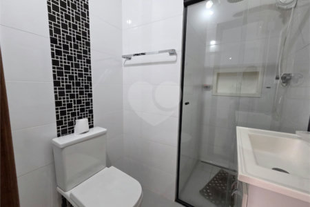 Sobrado Reformado 3 Dorms sendo 1 Suíte e 2 Vagas