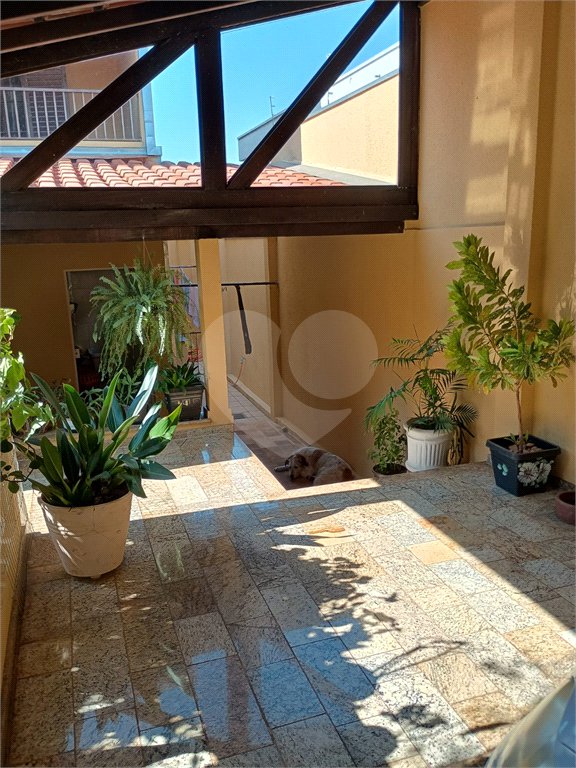 Sobrado com 3 quartos à venda com área gourmet completa e 5 vagas de garagem – Santa Marta - São Carlos/SP