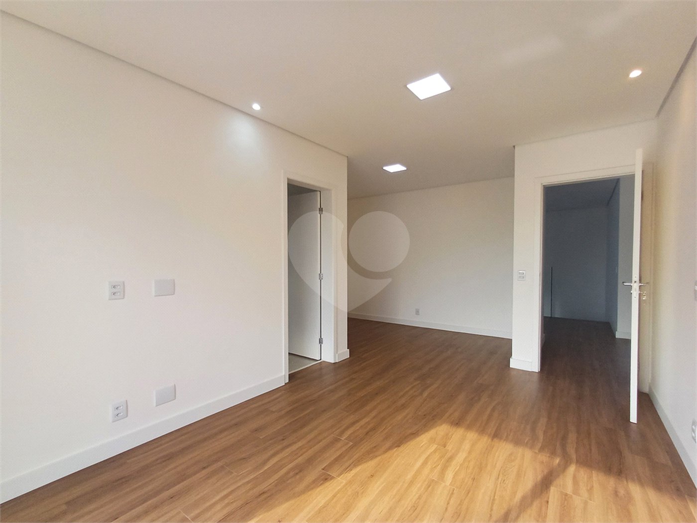 Casa à venda com 3 suítes no condomínio Residencial Villa Olympia, Sorocaba - SP