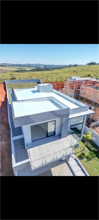 Casa à venda com 3 suítes no condomínio Shamballa 3, Atibaia - SP