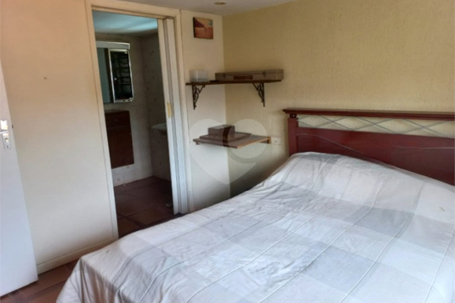 Casa à venda com 4 quartos, sendo 2 suítes, no condomínio Residencial Ypeville, Mairiporã - SP