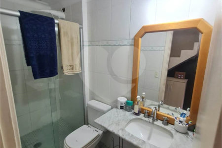 Casa à venda com 3 quartos, sendo 1 suíte, no condomínio Moradas do Ipê, São Paulo - SP