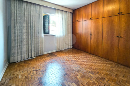 Sobrado à venda com 3 quartos, sendo 1 suíte, em Jardim São Bento, São Paulo, SP