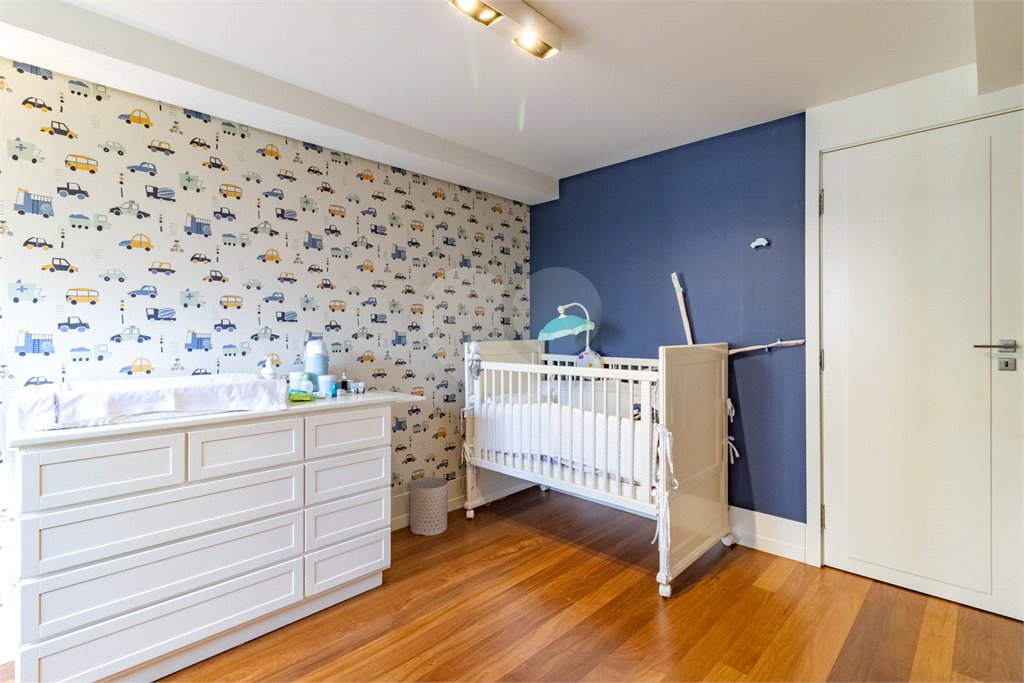 Apartamento à venda com 4 quartos, sendo 3 suítes, em Santa Cecília, São Paulo, SP