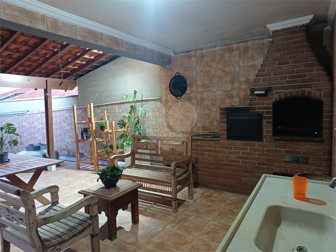 Sobrado à venda com 3 quartos, sendo 1 suíte, em Jardim Regina, Indaiatuba, SP