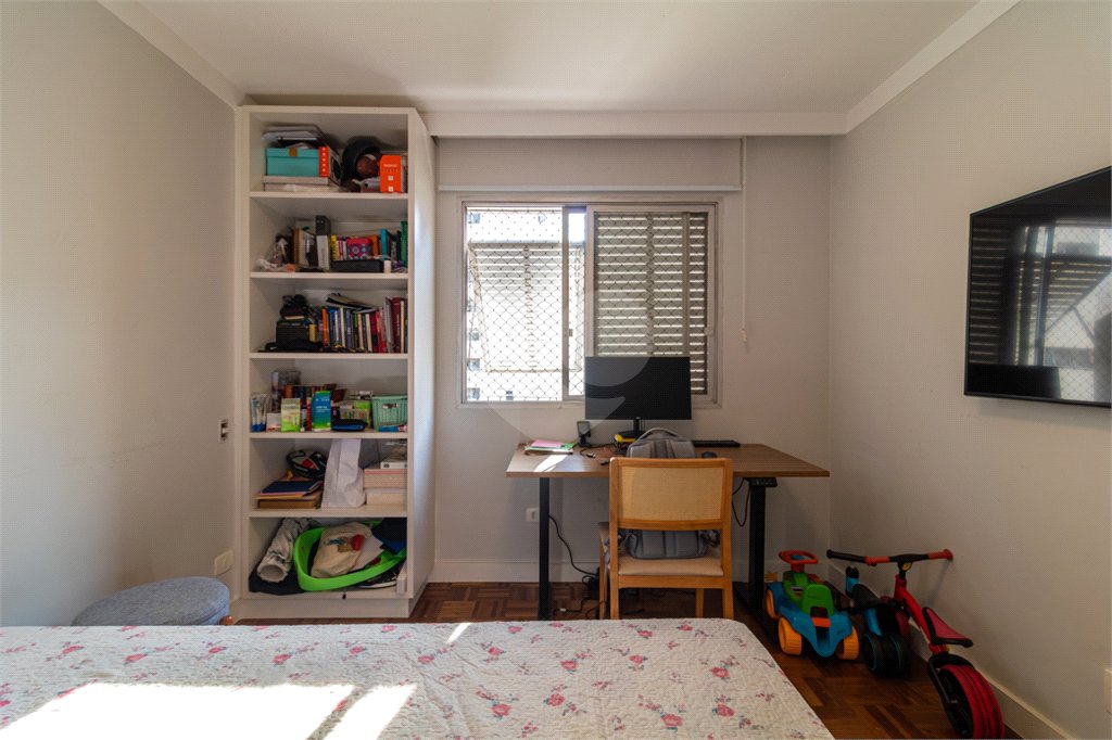 Apartamento à venda com 3 quartos, sendo 1 suíte, em Moema, São Paulo, SP