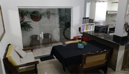 Sobrado à venda com 3 quartos, sendo 1 suíte,  em Jardim Tabatinga, Guarulhos, SP