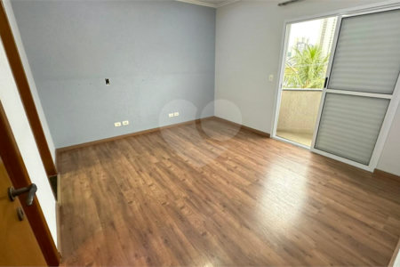 Casa à venda com 4 quartos, sendo 3 suítes, em Vila Galvão, Guarulhos, SP