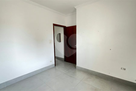 Sobrado à venda com 4 quartos, sendo 1 suíte, em Jardim Ana Maria, Sorocaba, SP