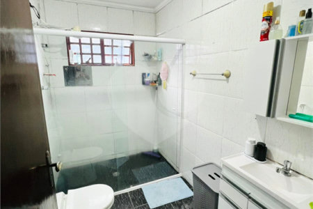 Sobrado à venda com 3 quartos em Loteamento Municipal Brás Cubas, Mogi das Cruzes, SP