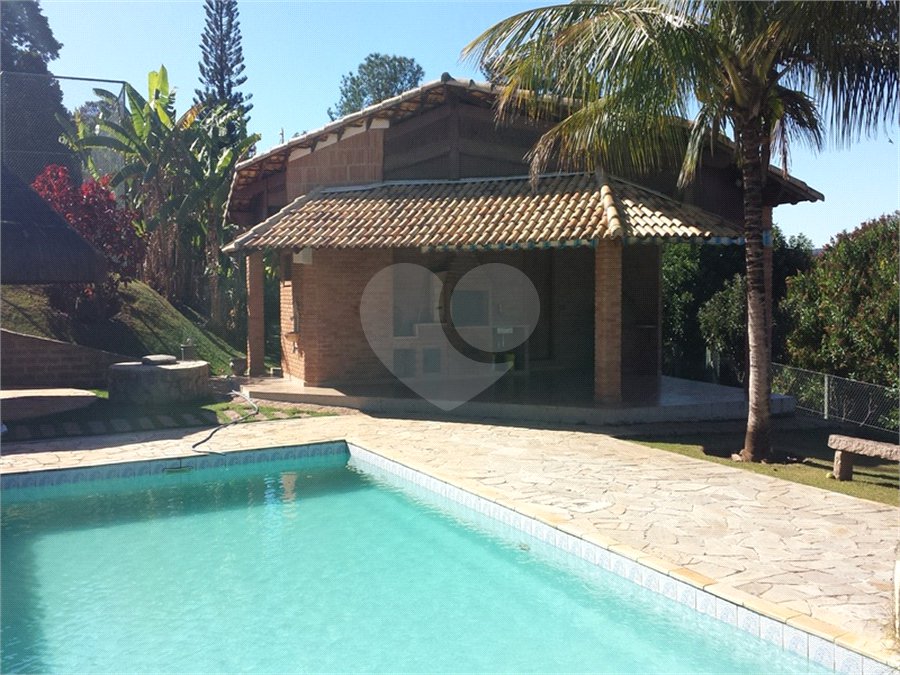 Casa à venda ou para alugar com 4 suítes no condomínio Residencial Vale das Laranjeiras, Indaiatuba - SP
