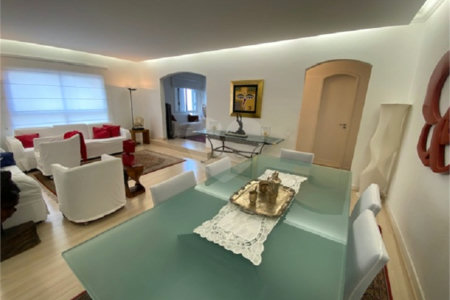 Apartamento à venda com 3 quartos, sendo 1 suíte, em Itaim Bibi, São Paulo, SP