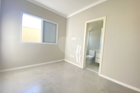 Casa à venda com 3 quartos, sendo 1 suíte, no condomínio Reserva Central Parque, Salto - SP