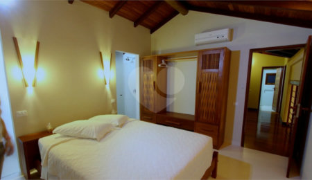Casa à venda com 4 quartos, sendo 2 suítes, em Praia do Mutá, Porto Seguro, BA