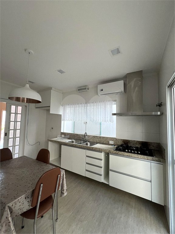 Casa à venda com 3 quartos, sendo 2 suítes, no condomínio Mirante do Horto, São Paulo - SP