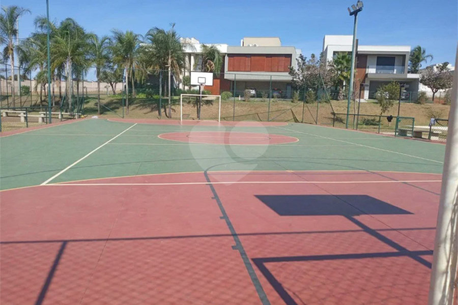 Terreno no Cyrela, plano e próximo do clube.
