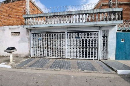 Casa à venda com 2 quartos em Jardim Santa Lúcia, Suzano, SP