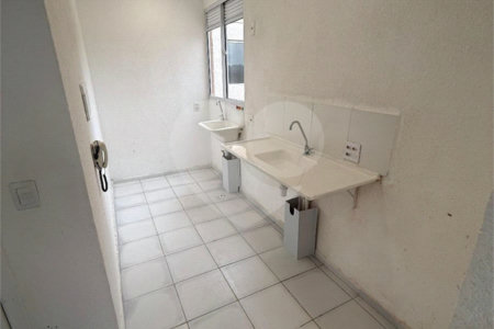 Casa em condomínio à venda com 2 quartos em Jardim Petrópolis, Cotia, SP