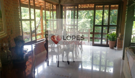 Casa à venda com 4 quartos, sendo 2 suítes, no condomínio Alpes da Cantareira, Mairiporã - SP
