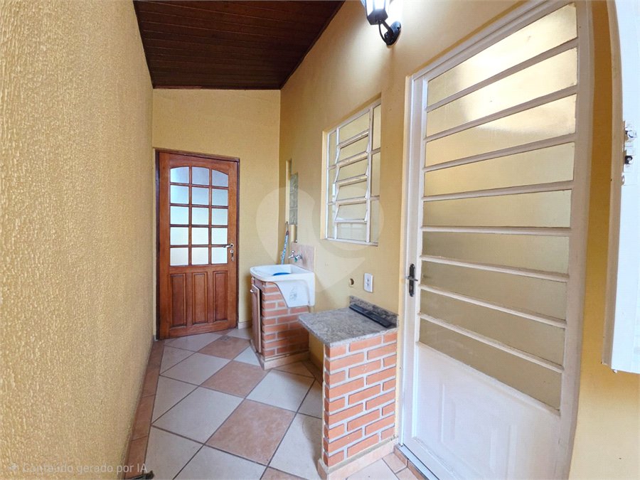 Casa à venda com 3 quartos, sendo 1 suíte, no condomínio Parque das Árvores, Sorocaba - SP