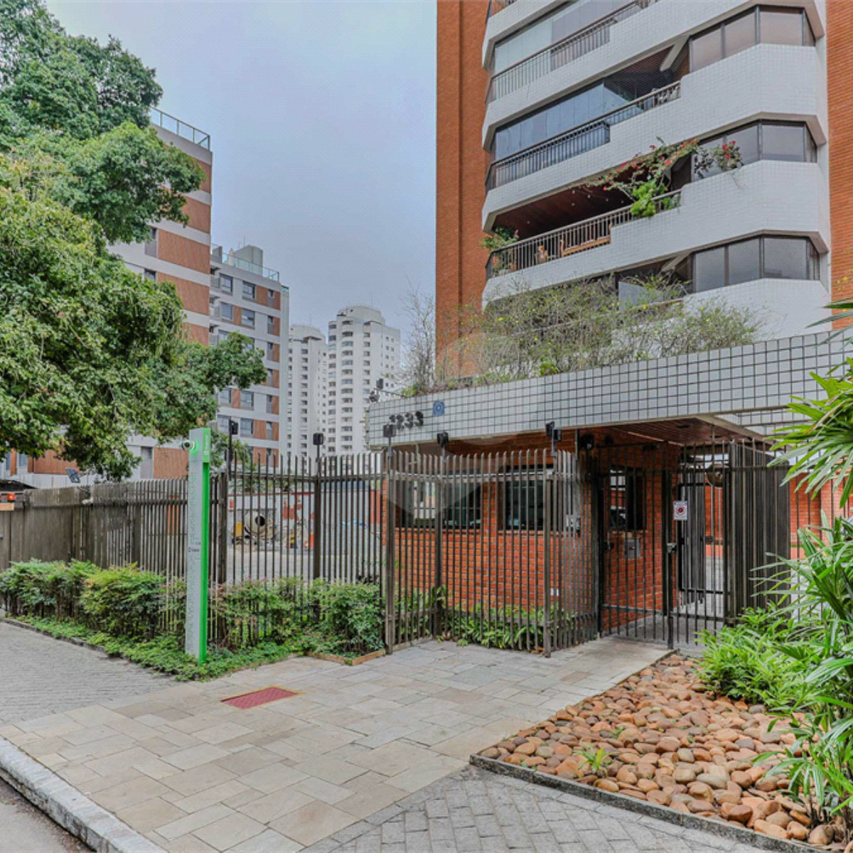 Apartamento à venda com 4 suítes em Moema, São Paulo, SP