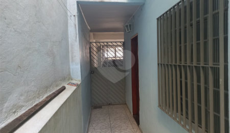 Sobrado à venda com 4 quartos, sendo 1 suíte,  em Jardim Peri, São Paulo, SP