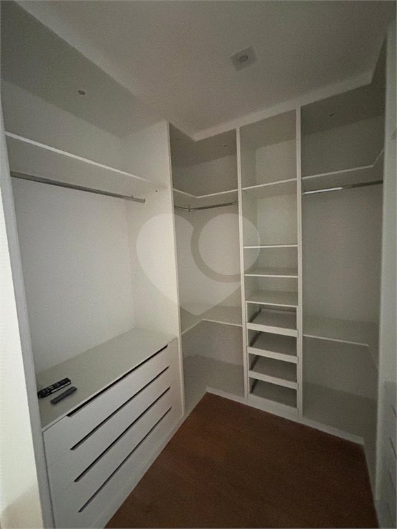 Sobrado à venda com 4 suítes em Residencial Central Parque, Salto, SP