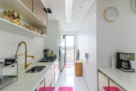 Apartamento à venda com 3 quartos, sendo 1 suíte, em Santo Amaro, São Paulo, SP