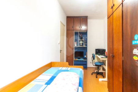 Sobrado à venda com 3 quartos, sendo 1 suíte, em Alto da Boa Vista, São Paulo, SP