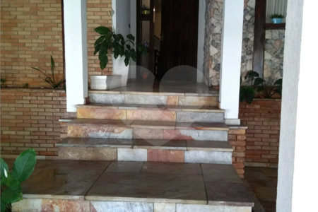 Casa à venda com 6 quartos, sendo 2 suítes,  em Jardim Leocádia, Sorocaba, SP