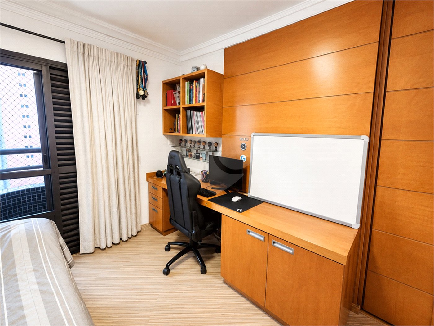 Apartamento à venda com 4 quartos, sendo 3 suítes, em Perdizes, São Paulo, SP