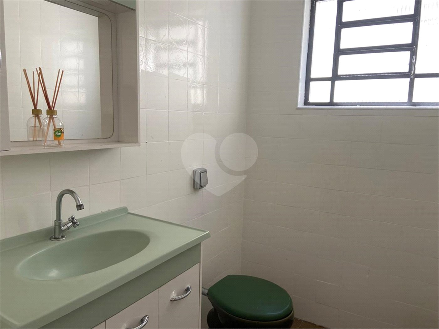 Sobrado à venda com 3 quartos, sendo 1 suíte,  em Parque Maria Domitila, São Paulo, SP