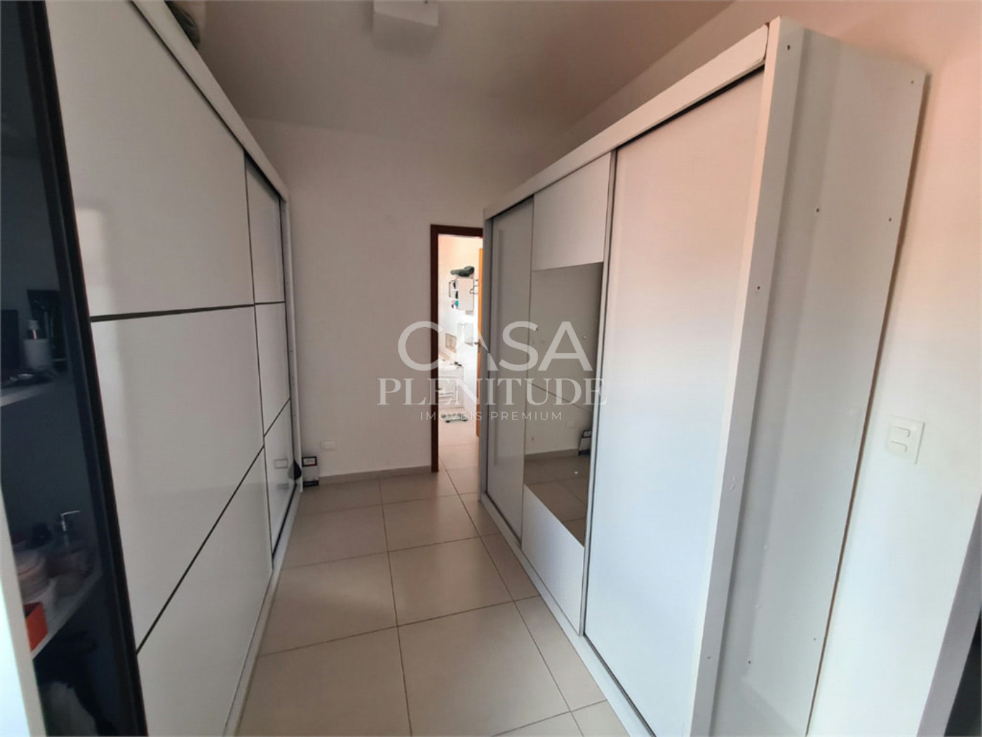 Casa em condomínio à venda com 4 quartos, sendo 3 suítes,  em Granja Olga II, Sorocaba, SP
