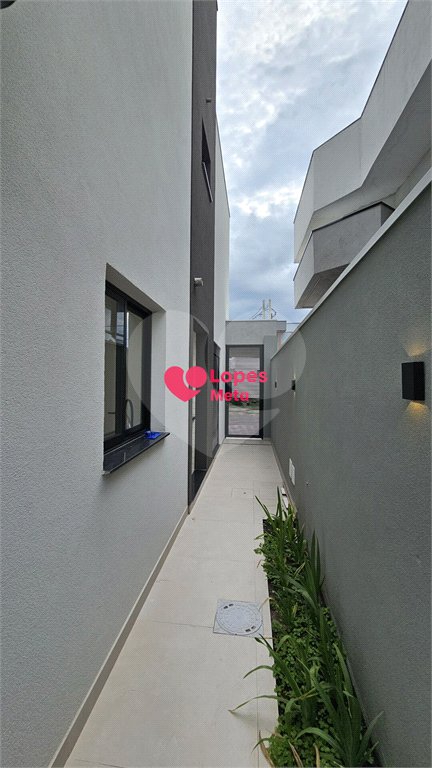 Casa à venda com 4 quartos, sendo 2 suítes, no condomínio Reserva Aruanã, São José dos Campos - SP