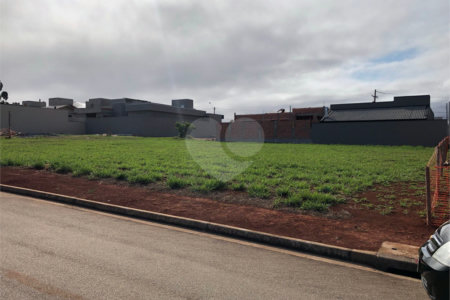 Terreno à venda no condomínio Residencial Golden Ville, Itapetininga - SP